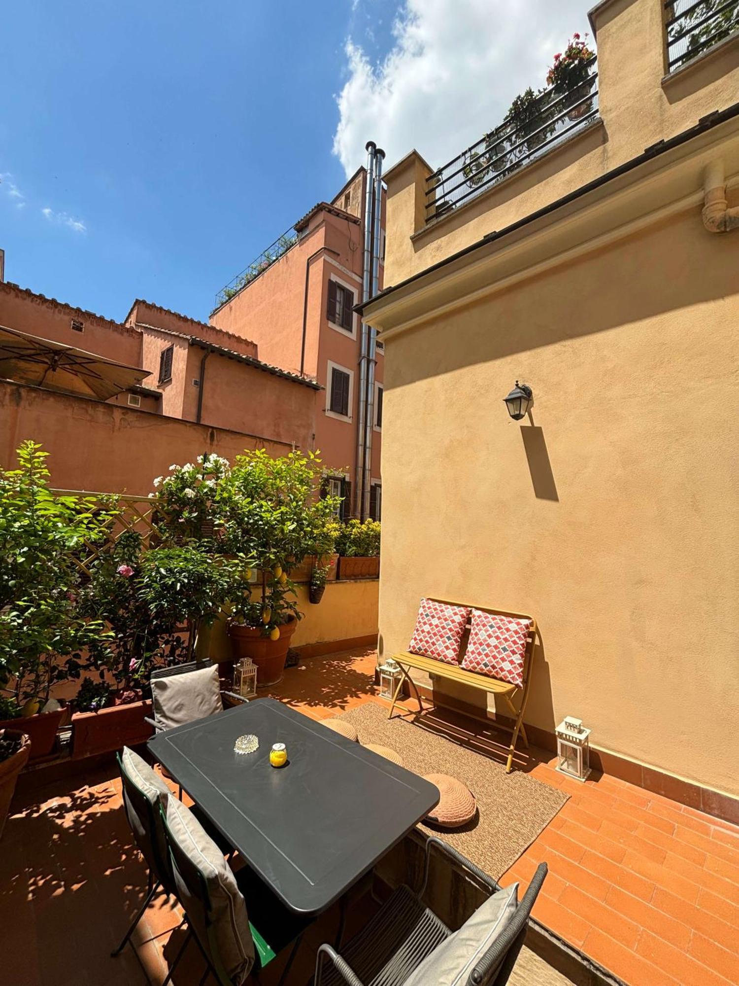 Bernini Stay, Next To Trevi Fountain Rome Exterior photo